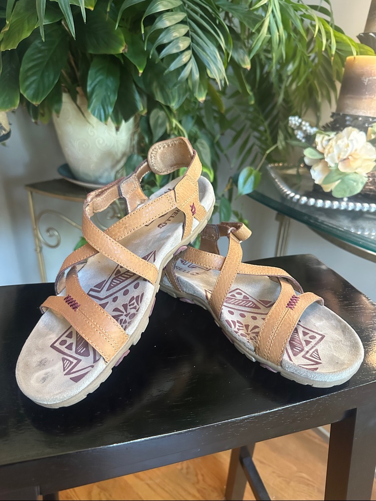 Merrell Brown Sugar Leather Strappy Sandals Size 9 Euc